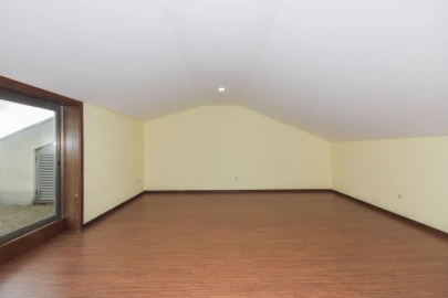 Moradia T4 para Venda em Mafamude e Vilar do Paraíso