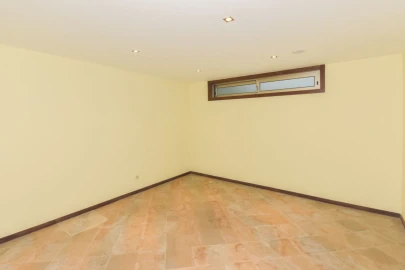 Moradia T4 para Venda em Mafamude e Vilar do Paraíso