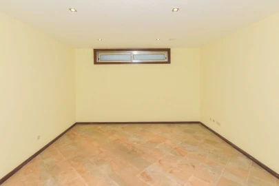 Moradia T4 para Venda em Mafamude e Vilar do Paraíso