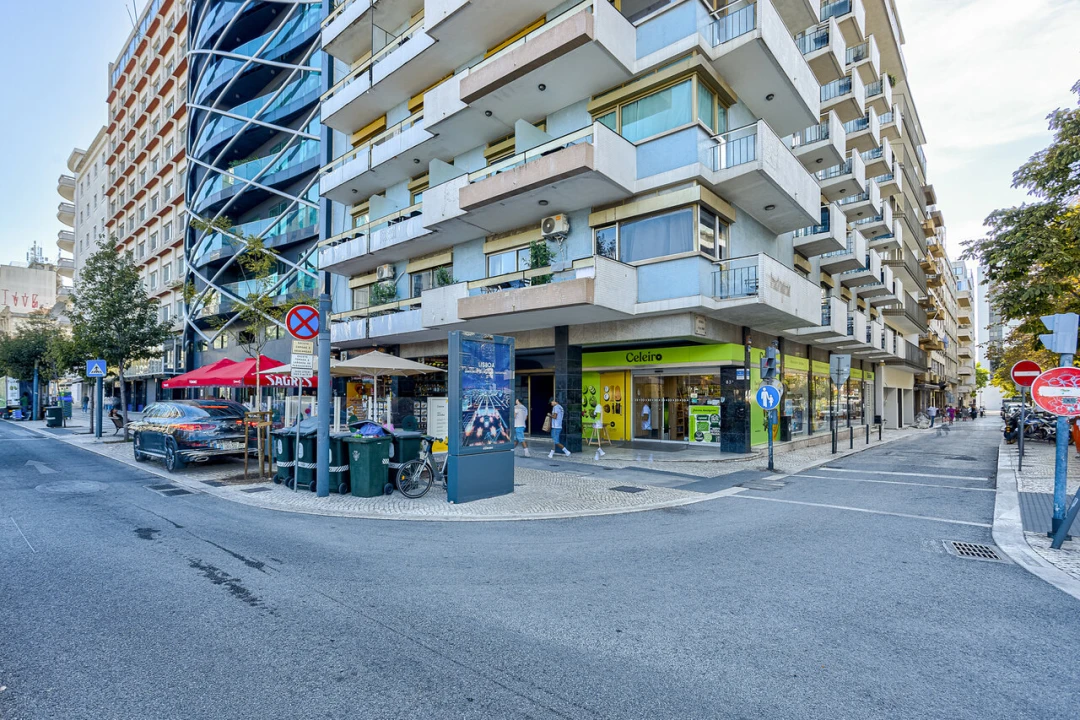 Apartamento T3 para Venda em Avenidas Novas Foto 30