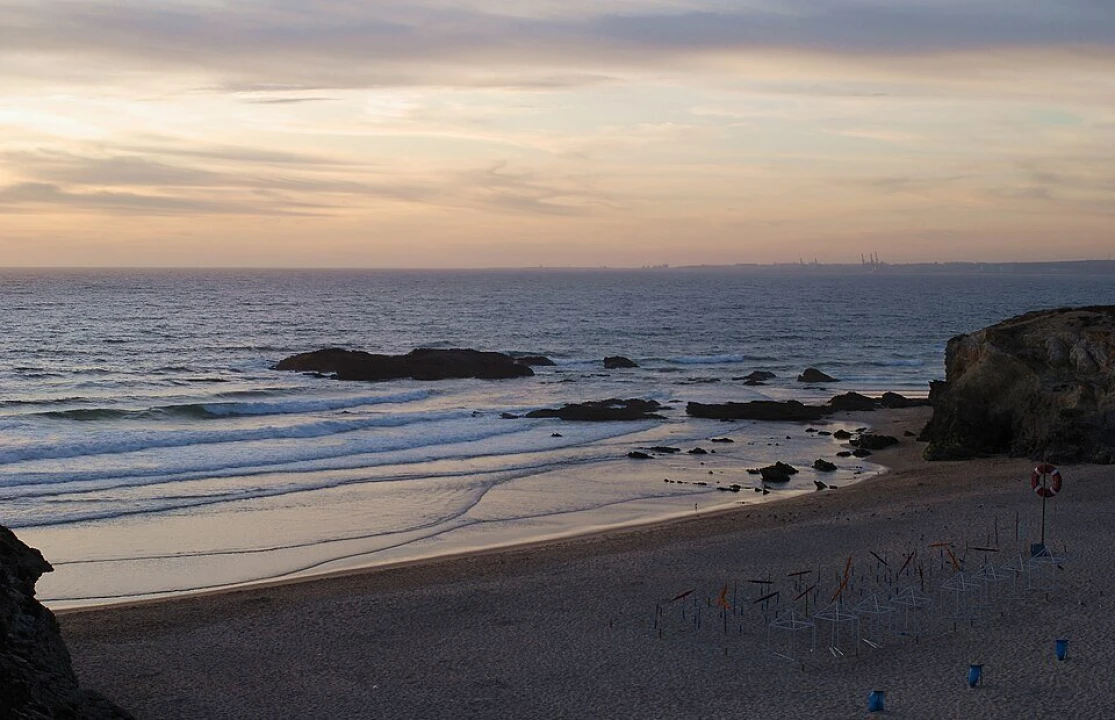 Apartamento T2 para Venda em Porto Covo Foto 23