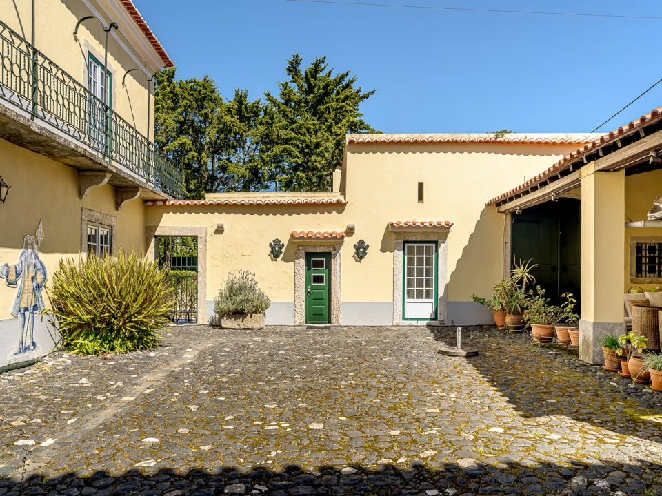 Moradia T7 para Venda em Carnide Foto 36