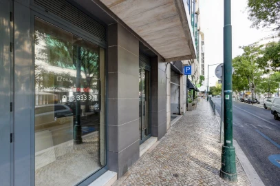 Loja para Arrendamento em Avenidas Novas