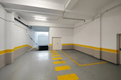 Loja para Arrendamento em Avenidas Novas