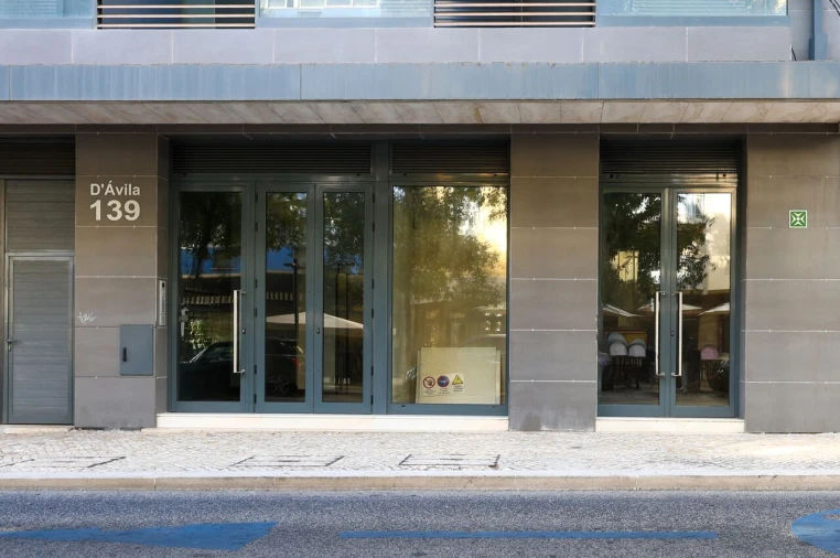 Loja para Arrendamento em Avenidas Novas Foto 2