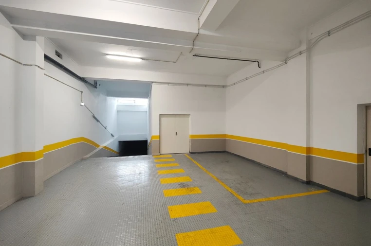 Loja para Arrendamento em Avenidas Novas Foto 16