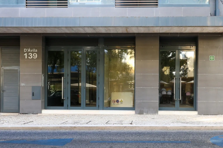 Loja para Arrendamento em Avenidas Novas Foto 2