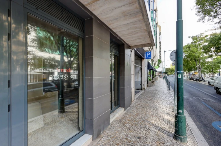 Loja para Arrendamento em Avenidas Novas Foto 14