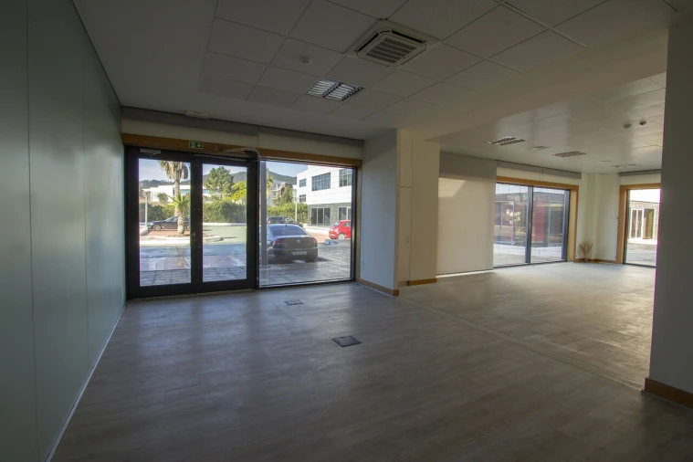 Escritório para Arrendamento em Santa Maria e São Miguel, São Martinho, São Pedro Penaferrim Foto 12