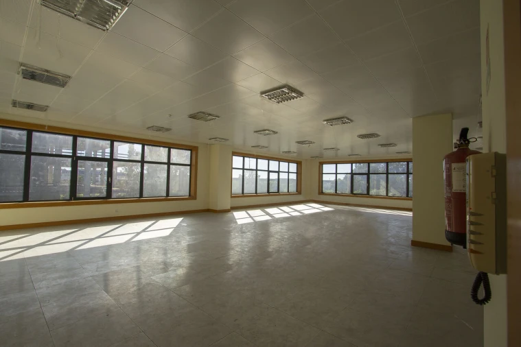 Escritório para Arrendamento em Santa Maria e São Miguel, São Martinho, São Pedro Penaferrim Foto 3