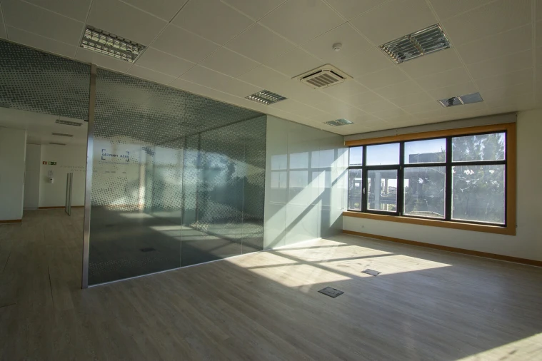 Escritório para Arrendamento em Santa Maria e São Miguel, São Martinho, São Pedro Penaferrim Foto 6