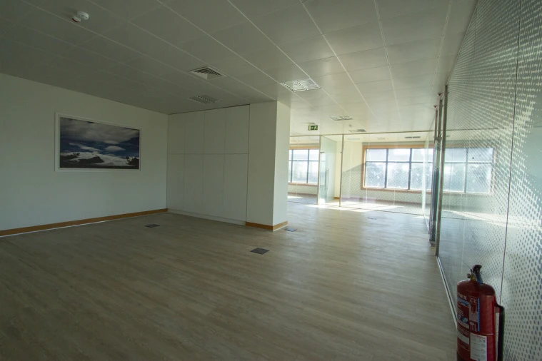 Escritório para Arrendamento em Santa Maria e São Miguel, São Martinho, São Pedro Penaferrim Foto 10