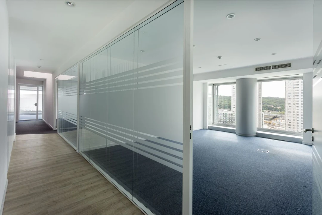 Escritório para Arrendamento em Campolide Foto 11