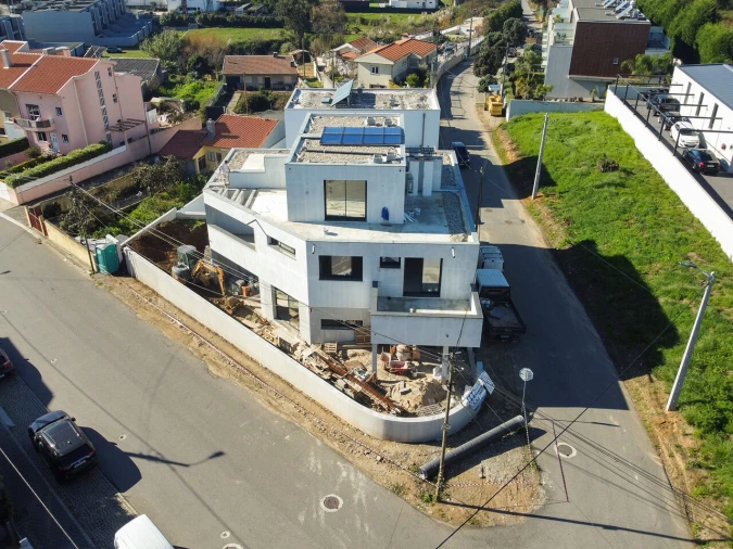 Moradia T5 para Venda em Madalena Foto 1