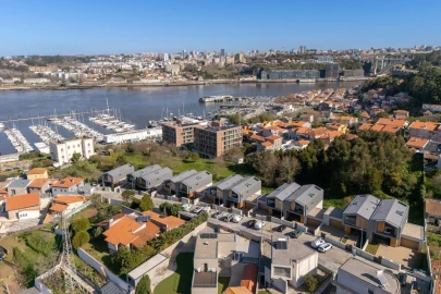 Moradia T4 para Venda em Canidelo