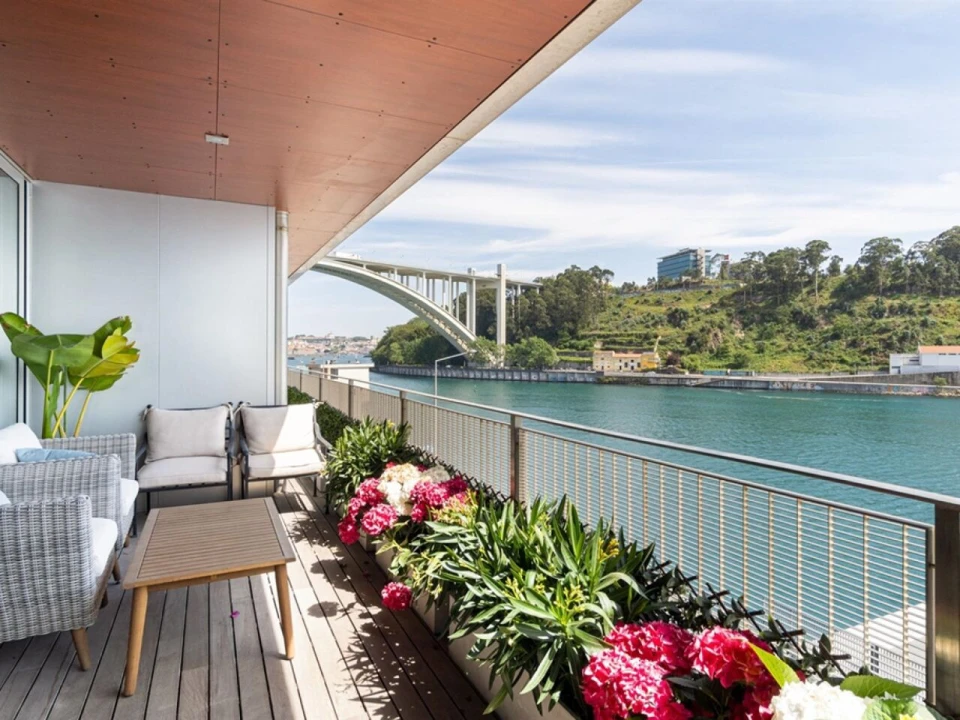 Apartamento T3 para Venda em Lordelo do Ouro e Massarelos Foto 1
