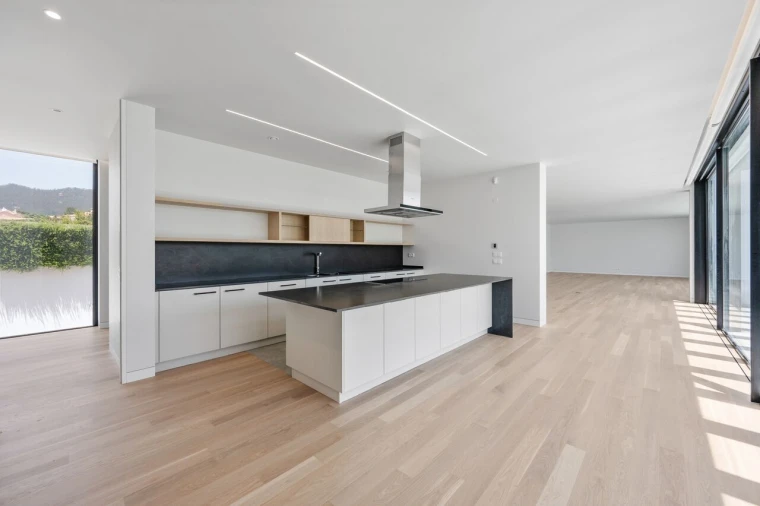 Moradia T5 para Venda em Santa Maria e São Miguel, São Martinho, São Pedro Penaferrim Foto 11