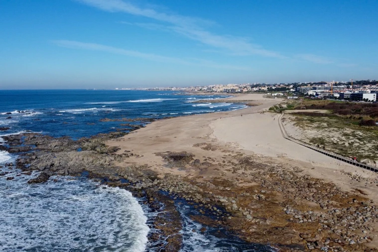 Moradia T4 para Venda em Madalena Foto 17