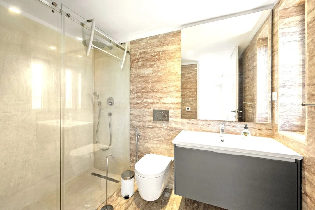 Moradia T5 para Venda em Alcabideche Foto 40