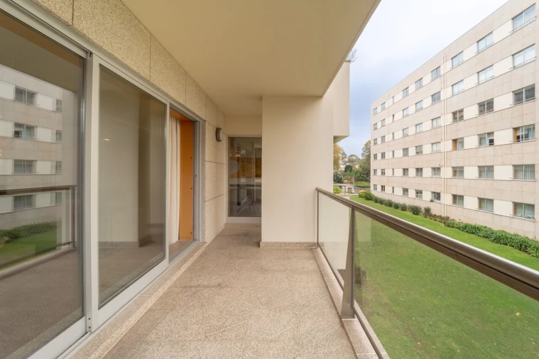 Apartamento T3 para Venda em Lordelo do Ouro e Massarelos Foto 7