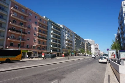 Apartamento T3 para Venda em Alvalade