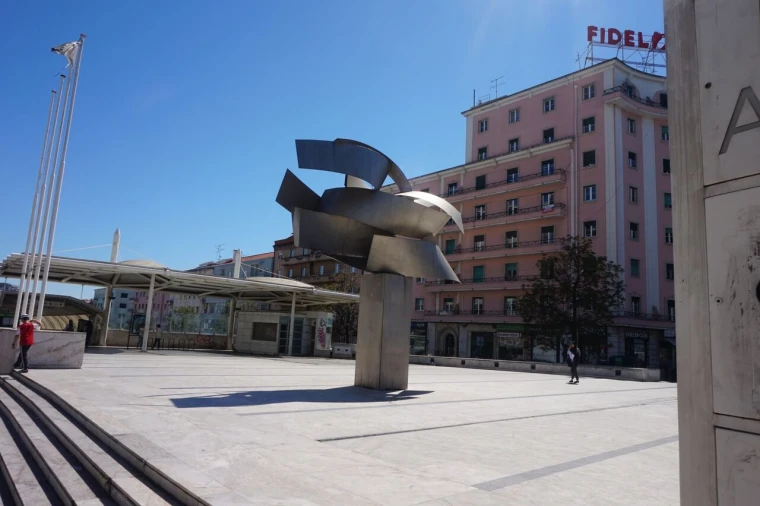 Apartamento T2 para Venda em Alvalade Foto 17