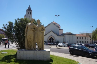Apartamento T3 para Venda em Alvalade