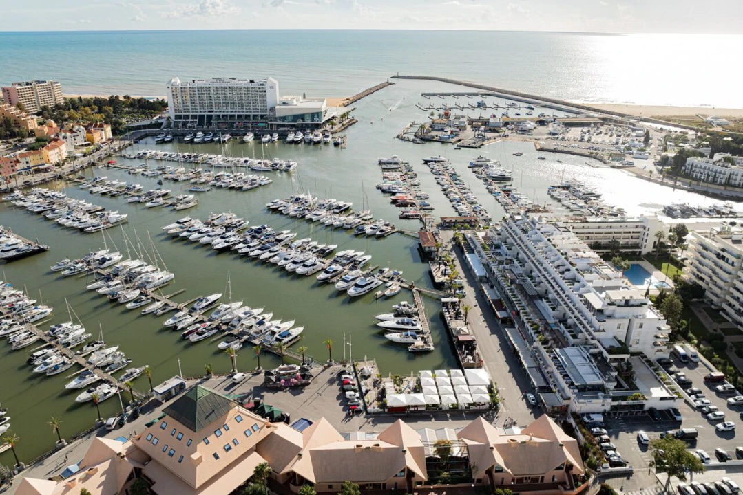 Loja para Arrendamento em Quarteira Foto 29