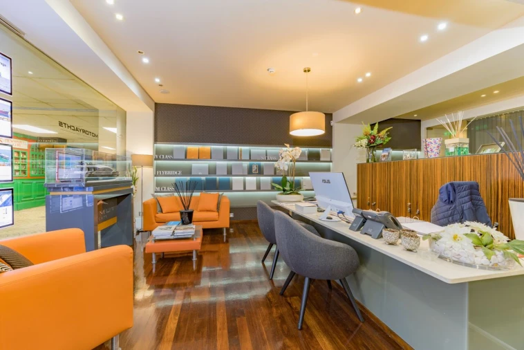 Loja para Arrendamento em Quarteira Foto 14