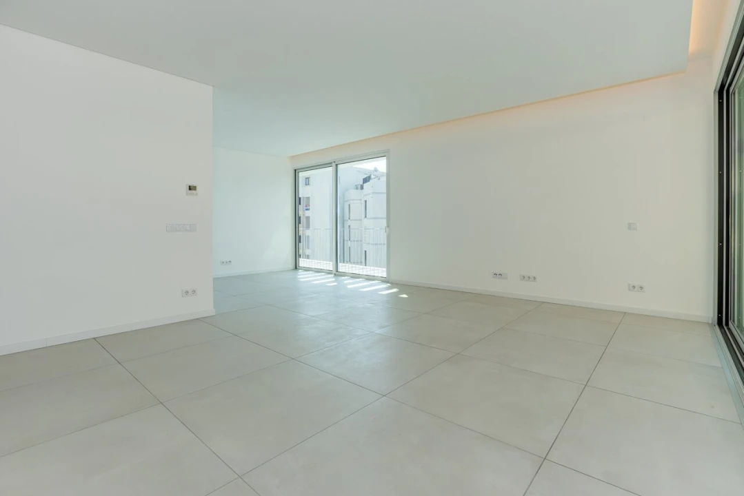 Apartamento T3 para Venda em Quarteira Foto 2