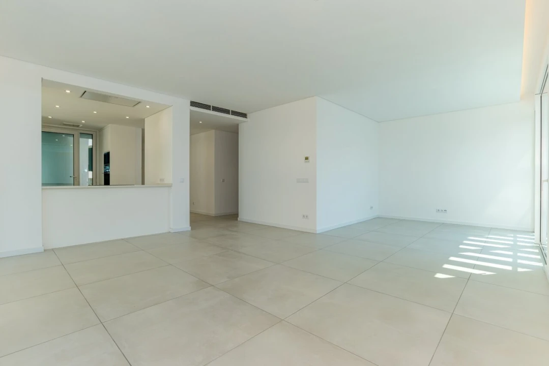 Apartamento T3 para Venda em Quarteira Foto 3