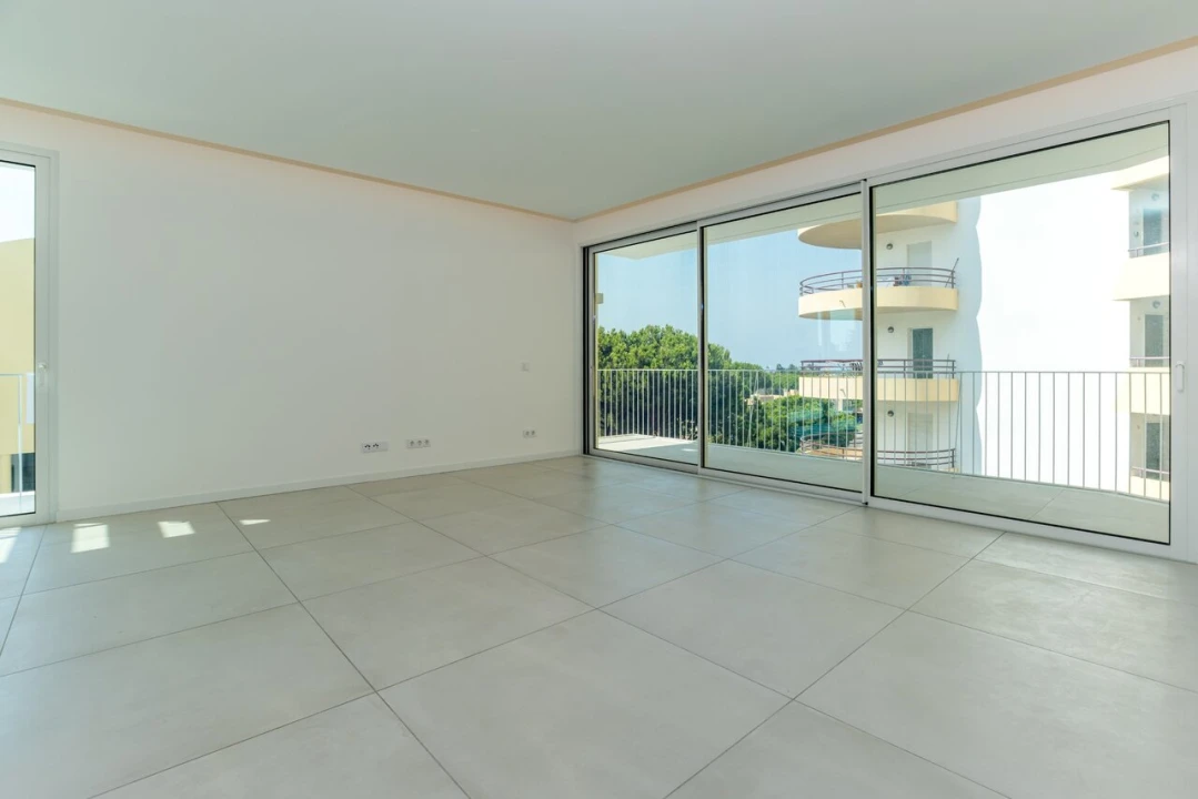 Apartamento T3 para Venda em Quarteira Foto 4