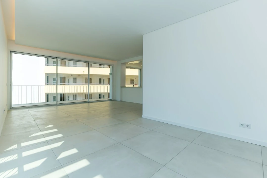 Apartamento T3 para Venda em Quarteira Foto 6
