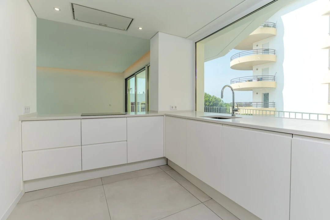Apartamento T3 para Venda em Quarteira Foto 8