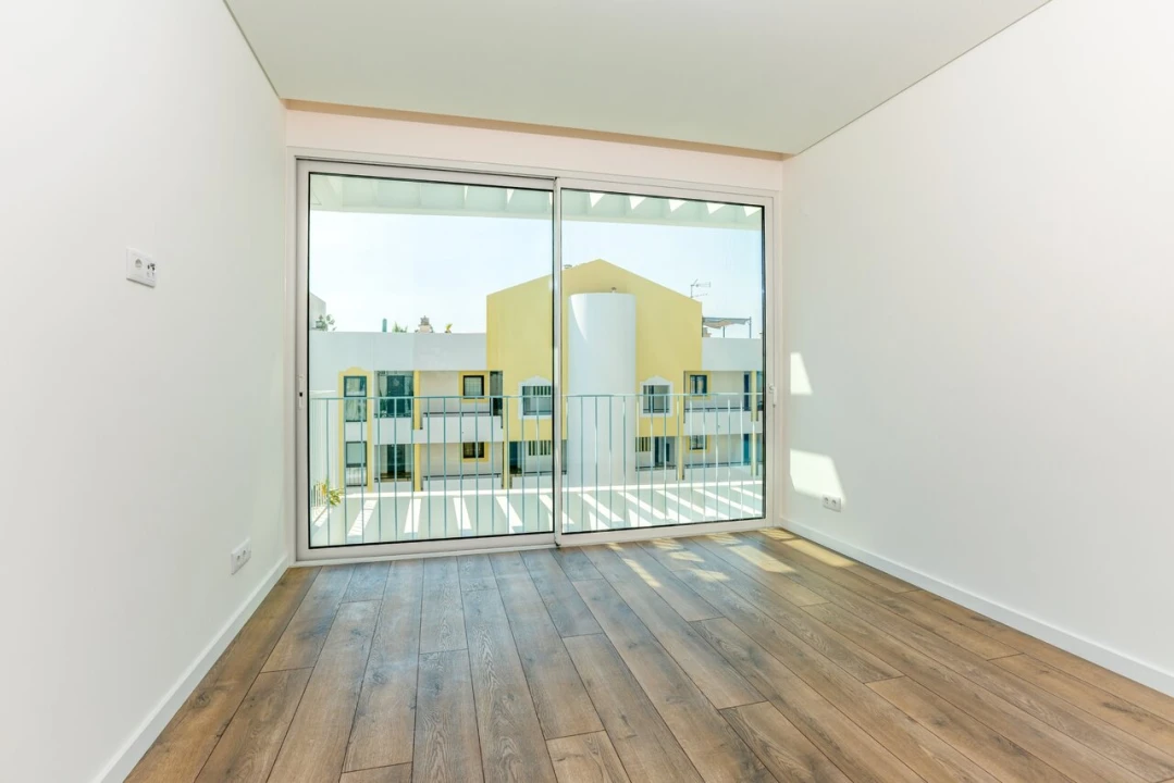 Apartamento T3 para Venda em Quarteira Foto 17