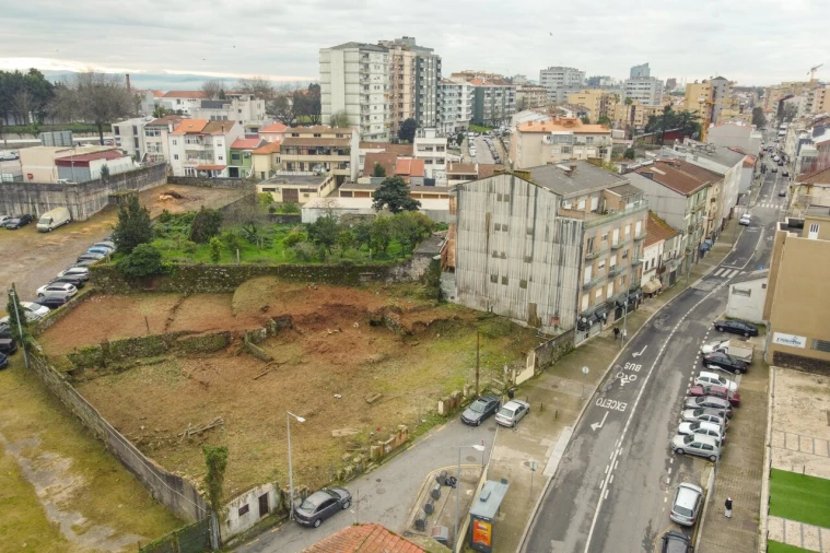 Apartamento T0 para Venda em Paranhos Foto 9