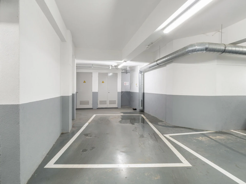 Apartamento T3 para Venda em Campolide Foto 28
