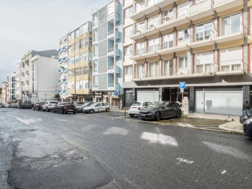 Apartamento T3 para Venda em Campolide