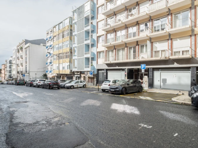 Apartamento T3 para Venda em Campolide Foto 31