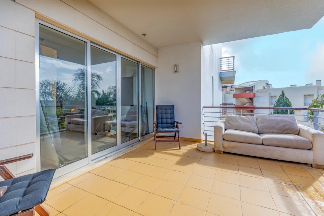 Apartamento T2 para Venda em Quarteira Foto 8