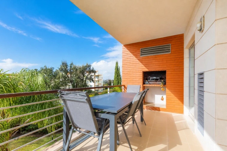 Apartamento T2 para Venda em Quarteira Foto 17