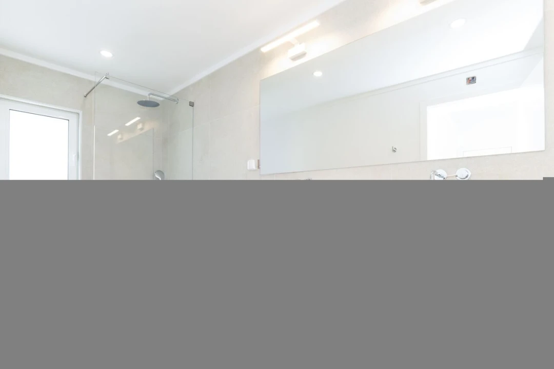 Moradia T4 para Venda em Quarteira Foto 7