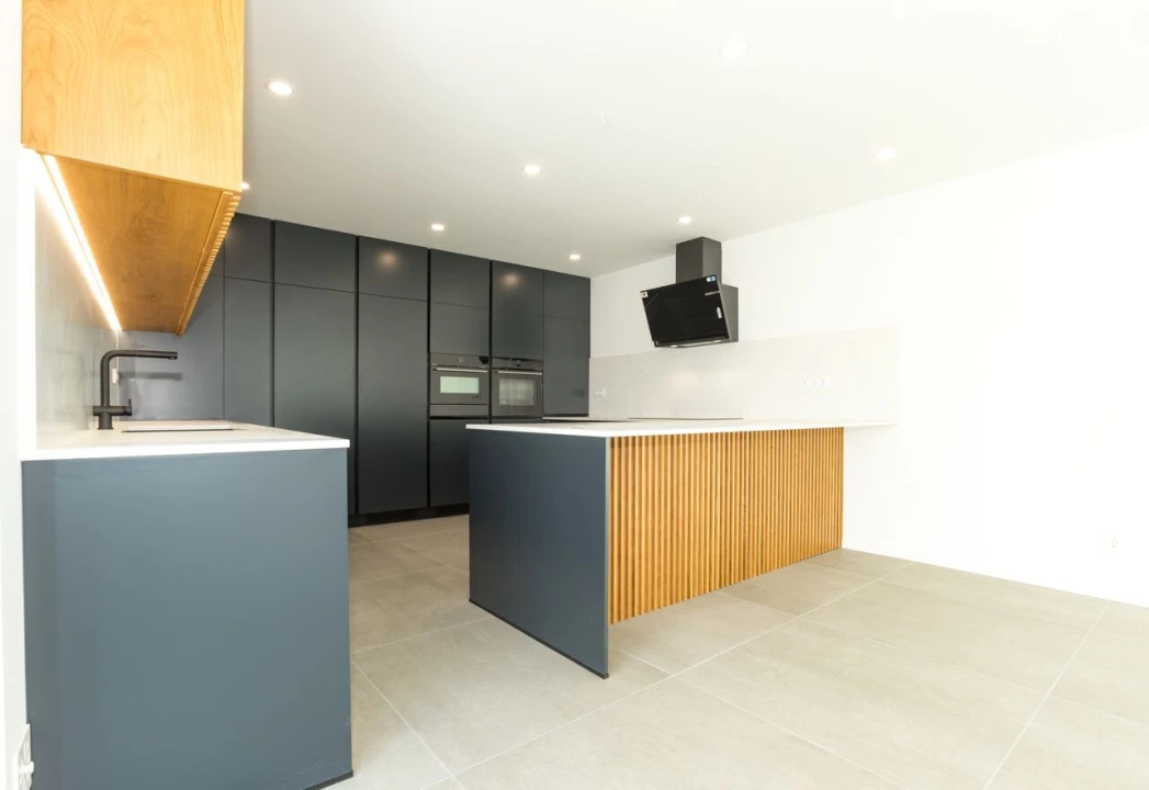 Moradia T4 para Venda em Quarteira Foto 14