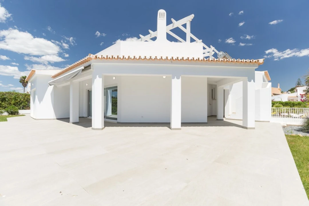 Moradia T4 para Venda em Quarteira Foto 21