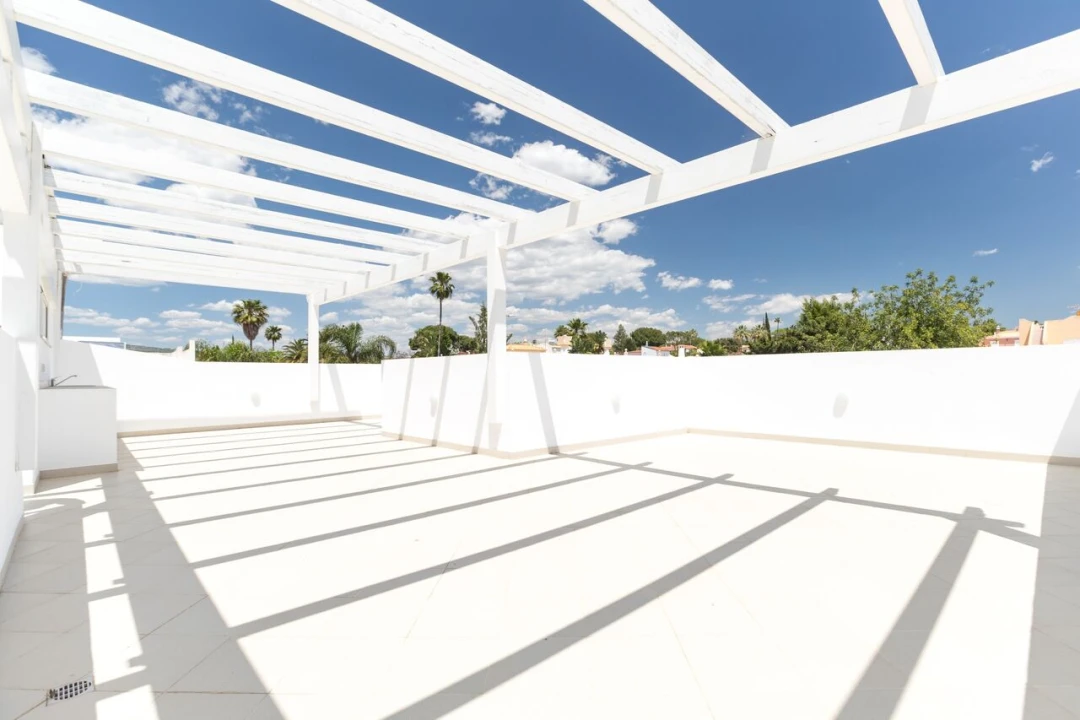 Moradia T4 para Venda em Quarteira Foto 39