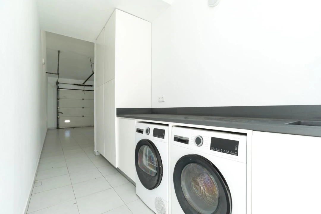 Moradia T4 para Venda em Quarteira Foto 46