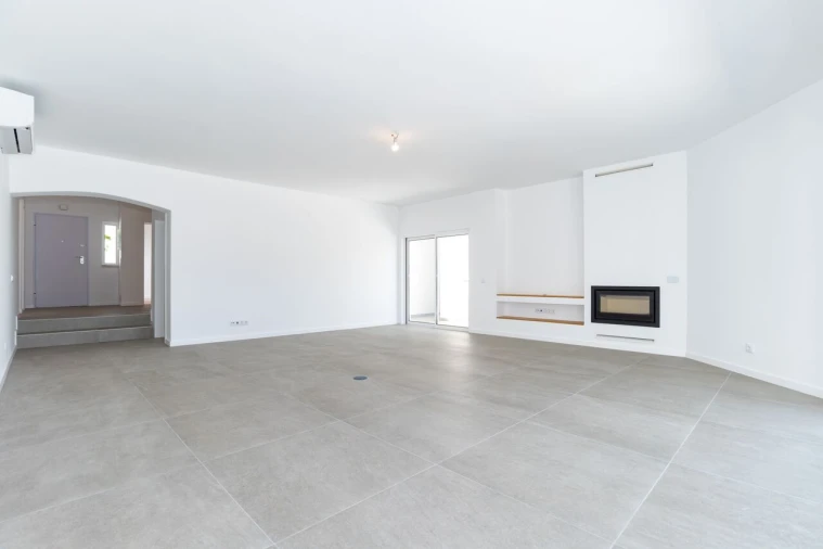 Moradia T4 para Venda em Quarteira Foto 11