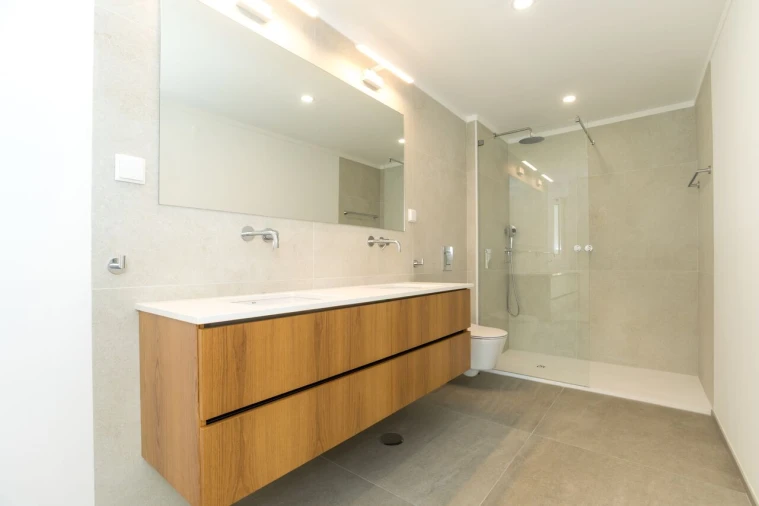 Moradia T4 para Venda em Quarteira Foto 31