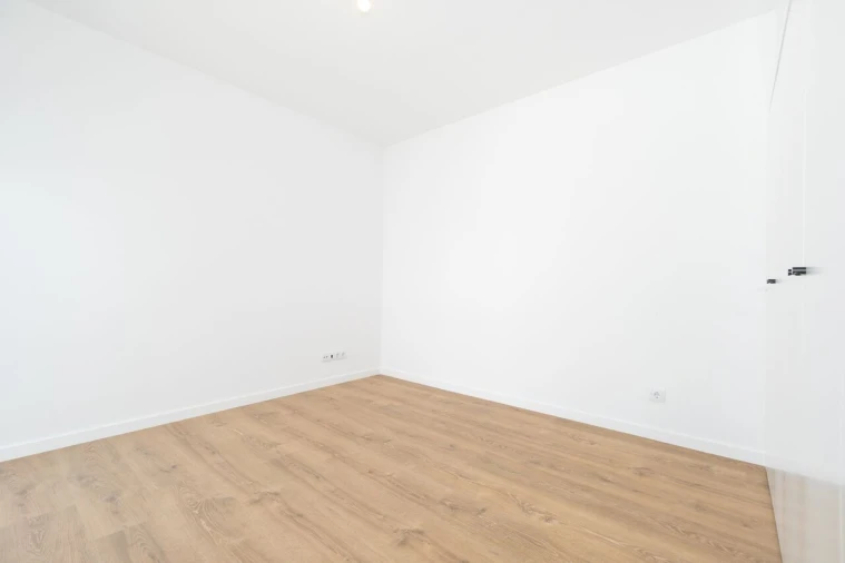 Moradia T4 para Venda em Quarteira Foto 32