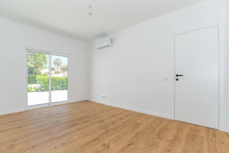 Moradia T4 para Venda em Quarteira Foto 35